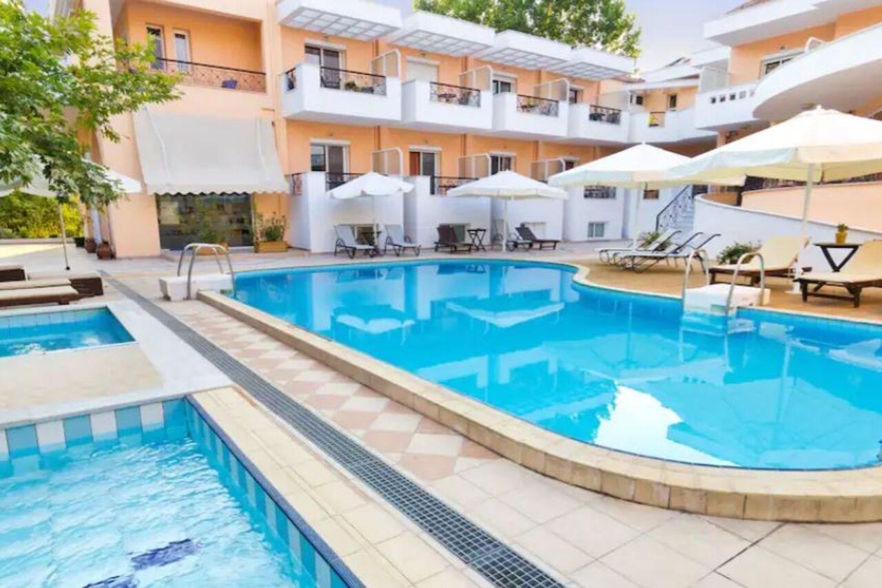 לימנאס Filia Hotel And Apartments מראה חיצוני תמונה