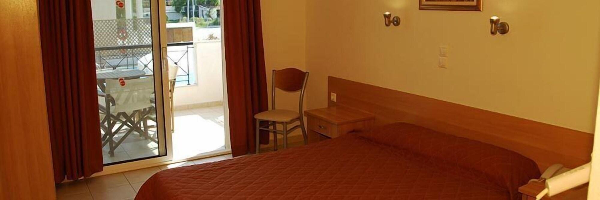 לימנאס Filia Hotel And Apartments מראה חיצוני תמונה