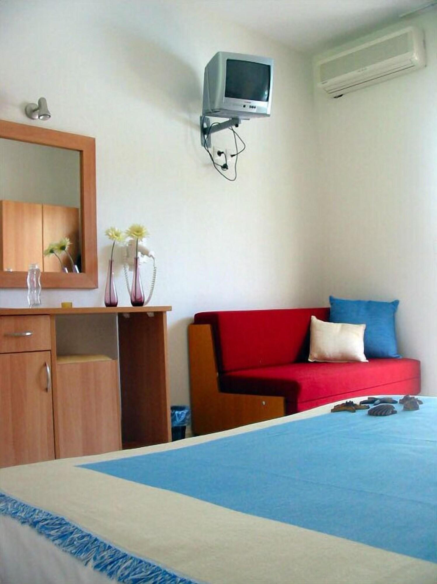 לימנאס Filia Hotel And Apartments מראה חיצוני תמונה
