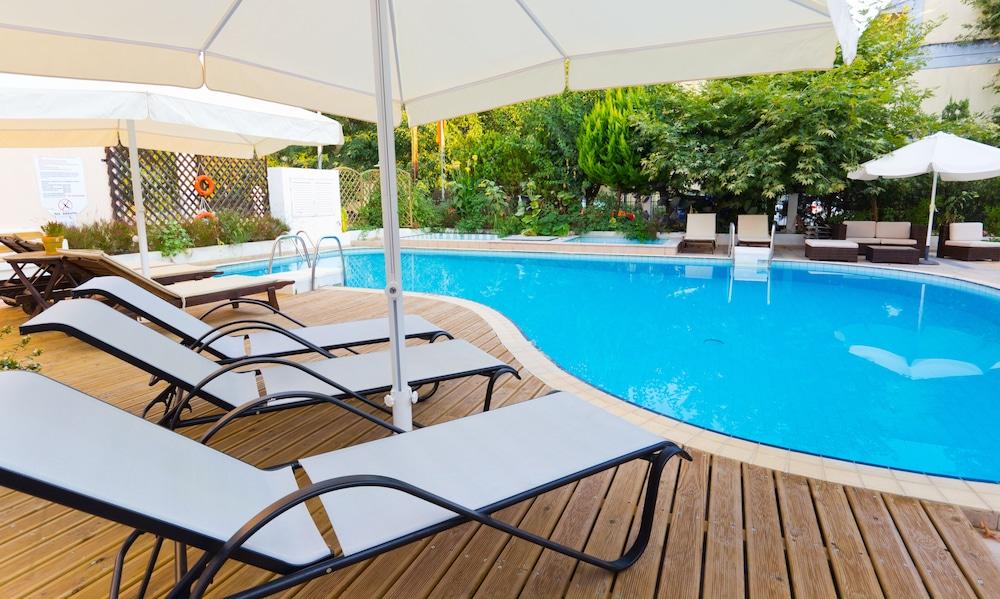 לימנאס Filia Hotel And Apartments מראה חיצוני תמונה
