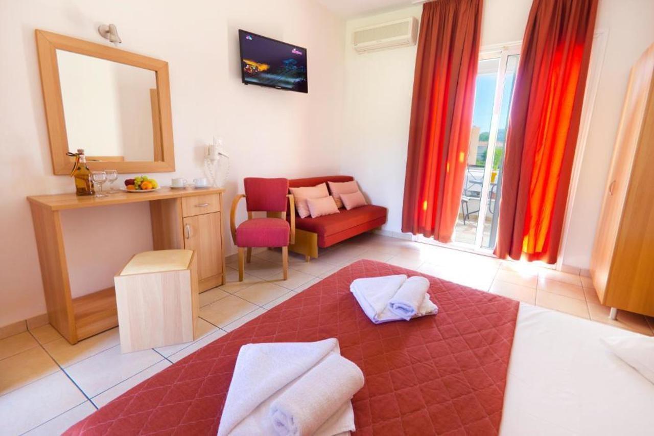 לימנאס Filia Hotel And Apartments מראה חיצוני תמונה